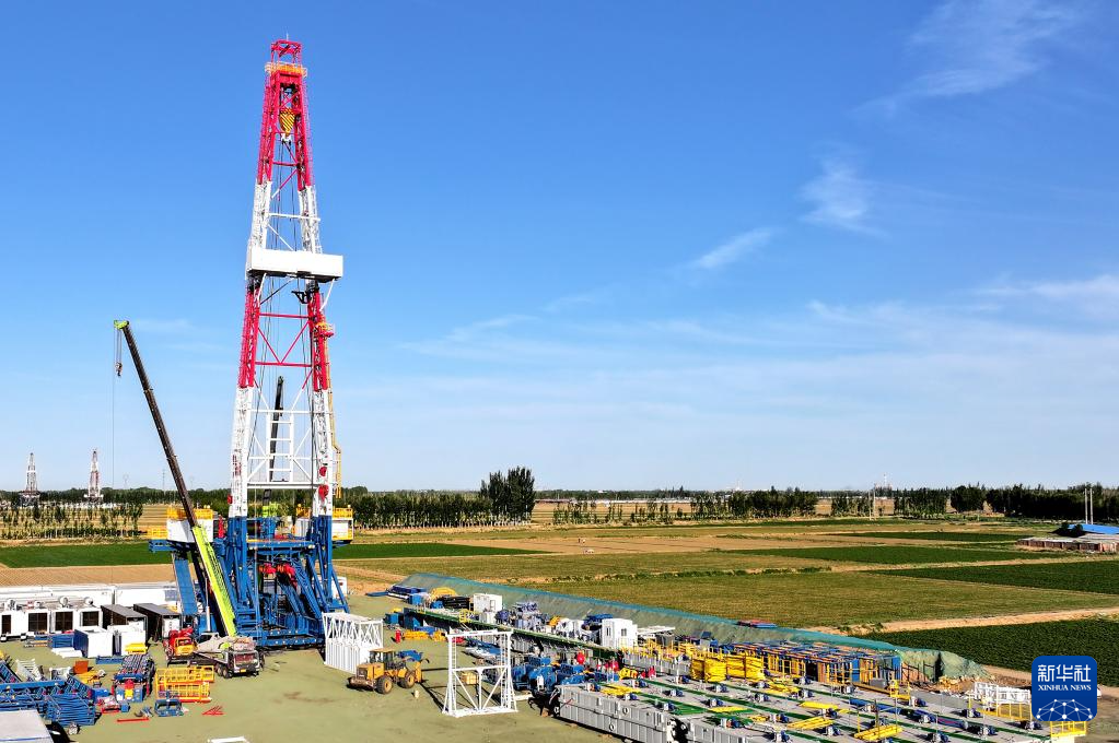 河套盆地原油总产量突破300万吨(图1)