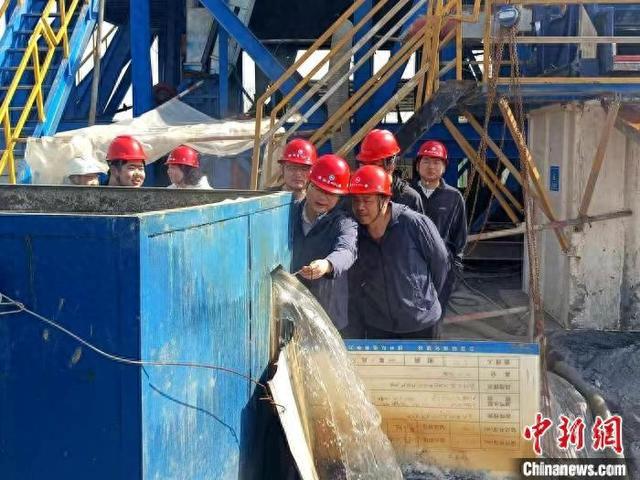 731℃！湖北咸宁刷新中深层地热井温度新高(图1)